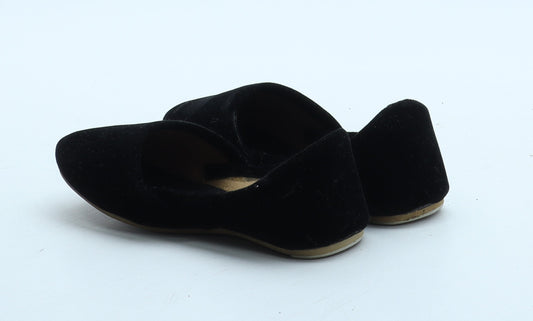 Preworn Girls Black Polyester Flat UK 6
