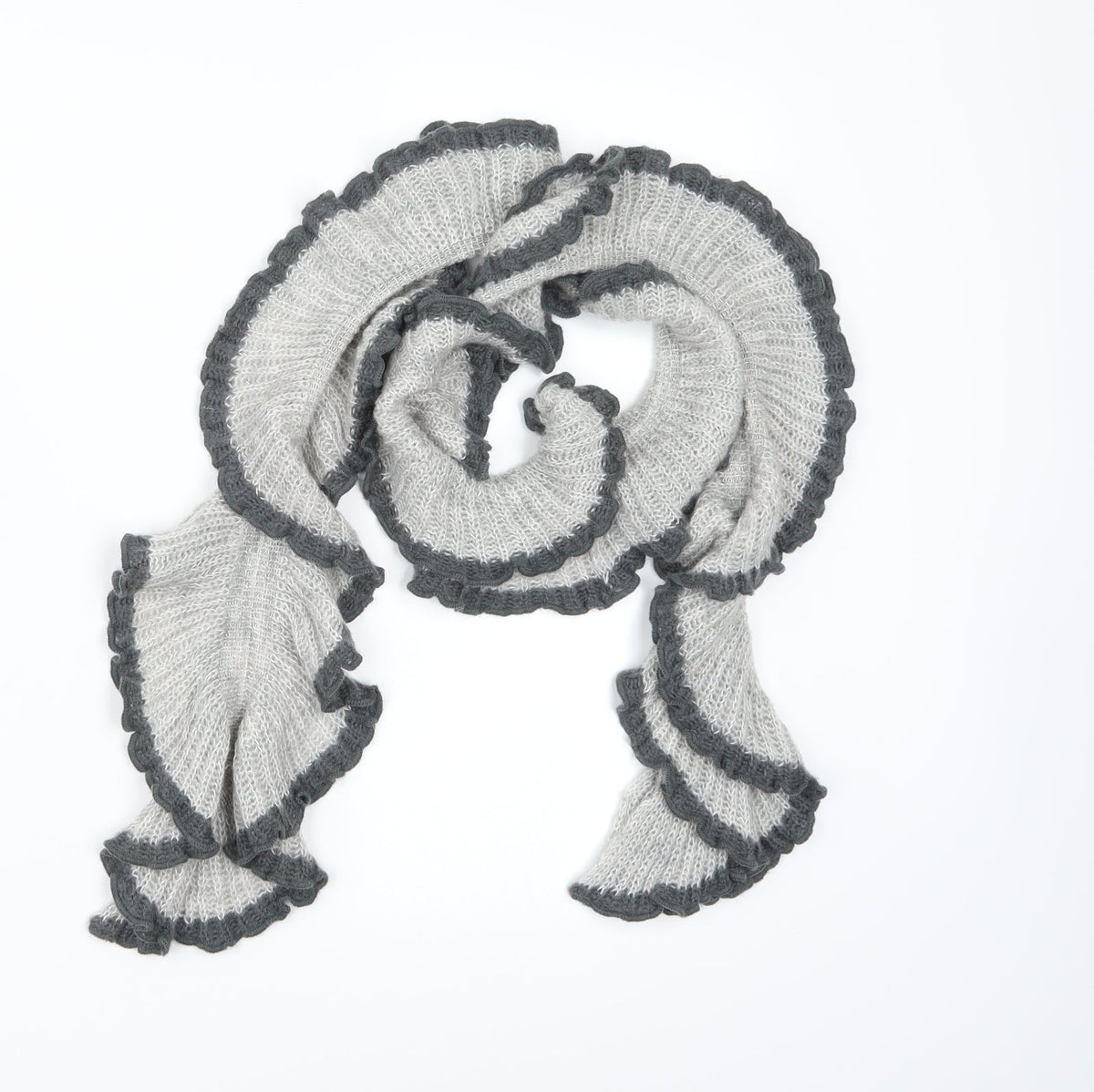 Preworn Womens Grey Knit Scarf