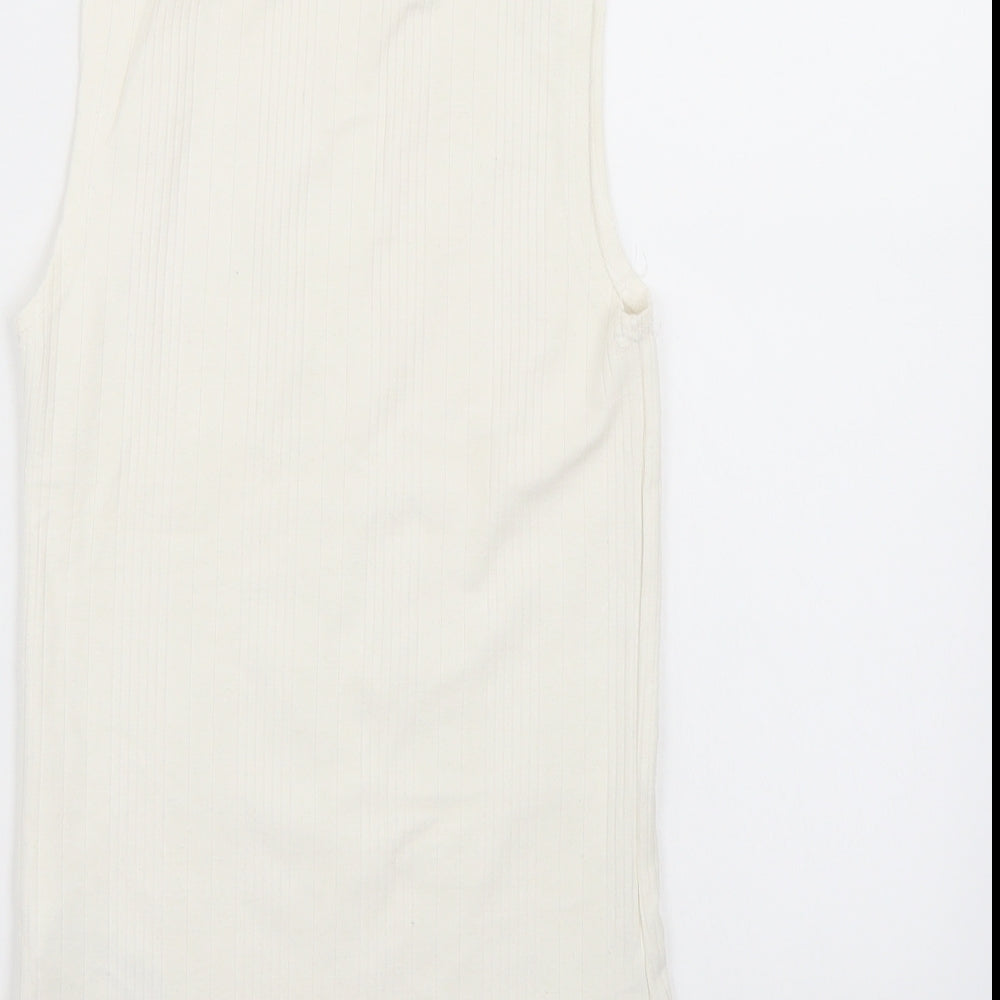Brand and care label for New Look women’s white basic t-shirt, size UK 6