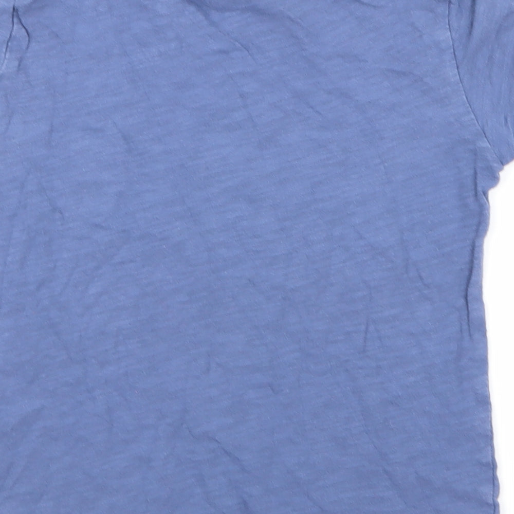 Brand and care label for Ariat girls’ blue basic t-shirt, size S