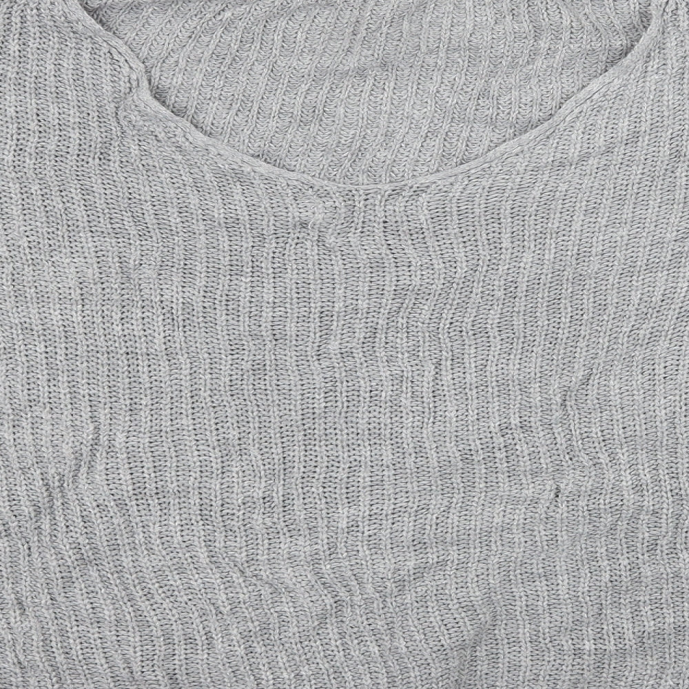 Brand and care label for Boohoo women’s grey knit jumper, size UK 18