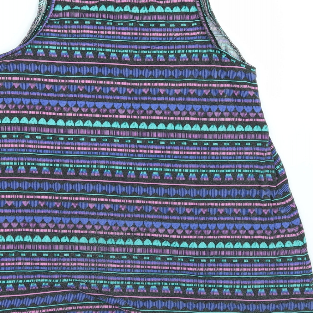 Brand and care label for Primark women’s multicoloured geometric basic t-shirt, size UK 6