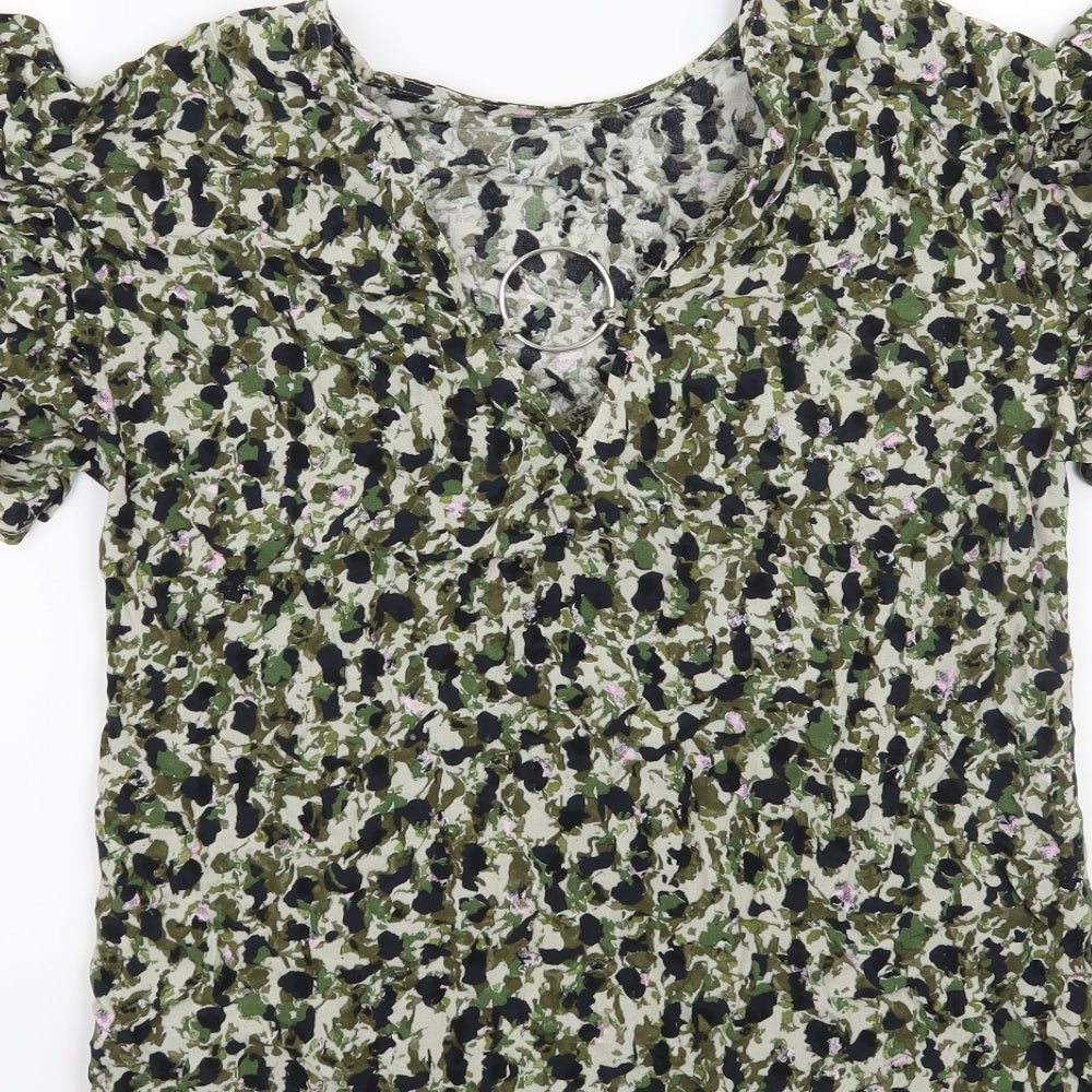 Nutmeg Womens Green Floral Basic T-Shirt Size 8