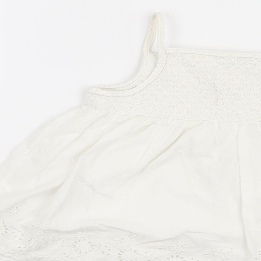 Marks and Spencer Girls White Basic T-Shirt Size 5-6 Years