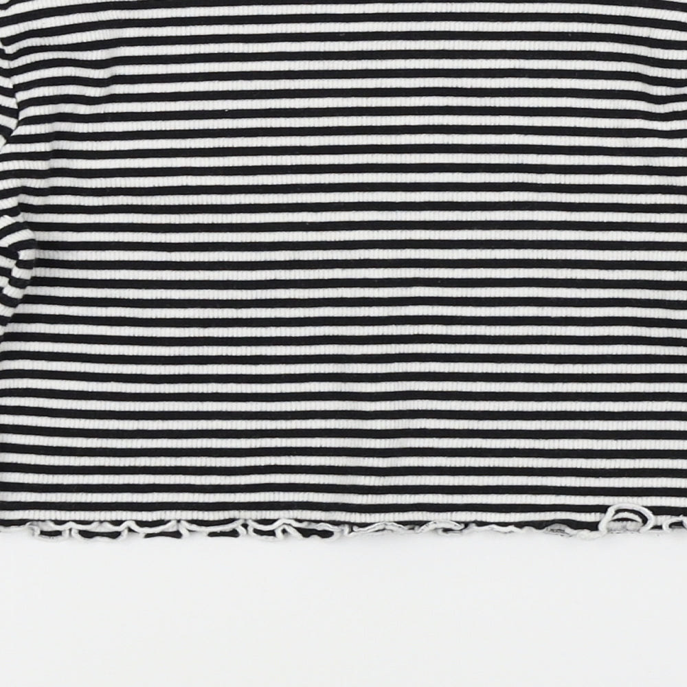 I love girls wear Girls White Striped Basic T-Shirt Size 7 Years