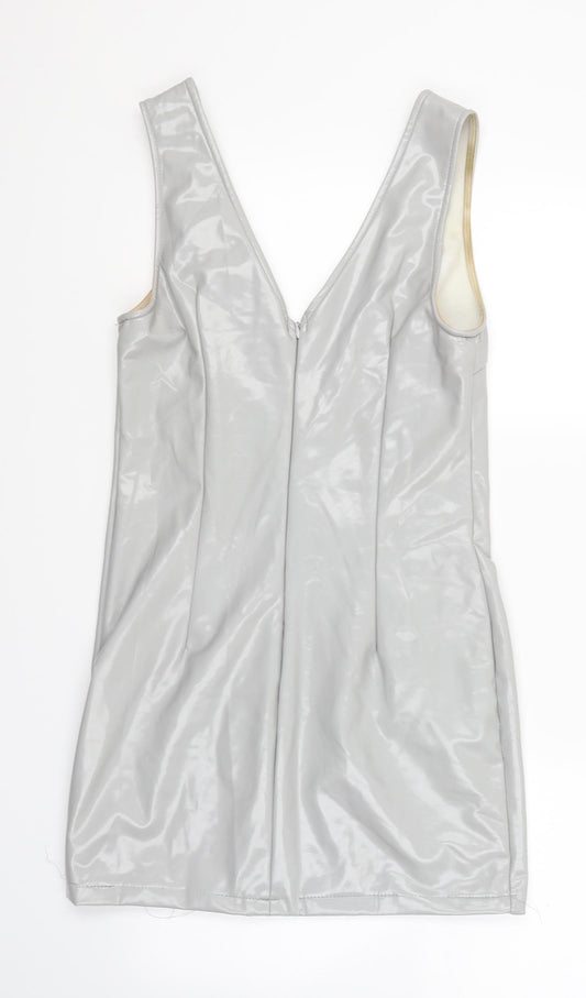 Back view of In the Style women’s grey mini, size UK 10