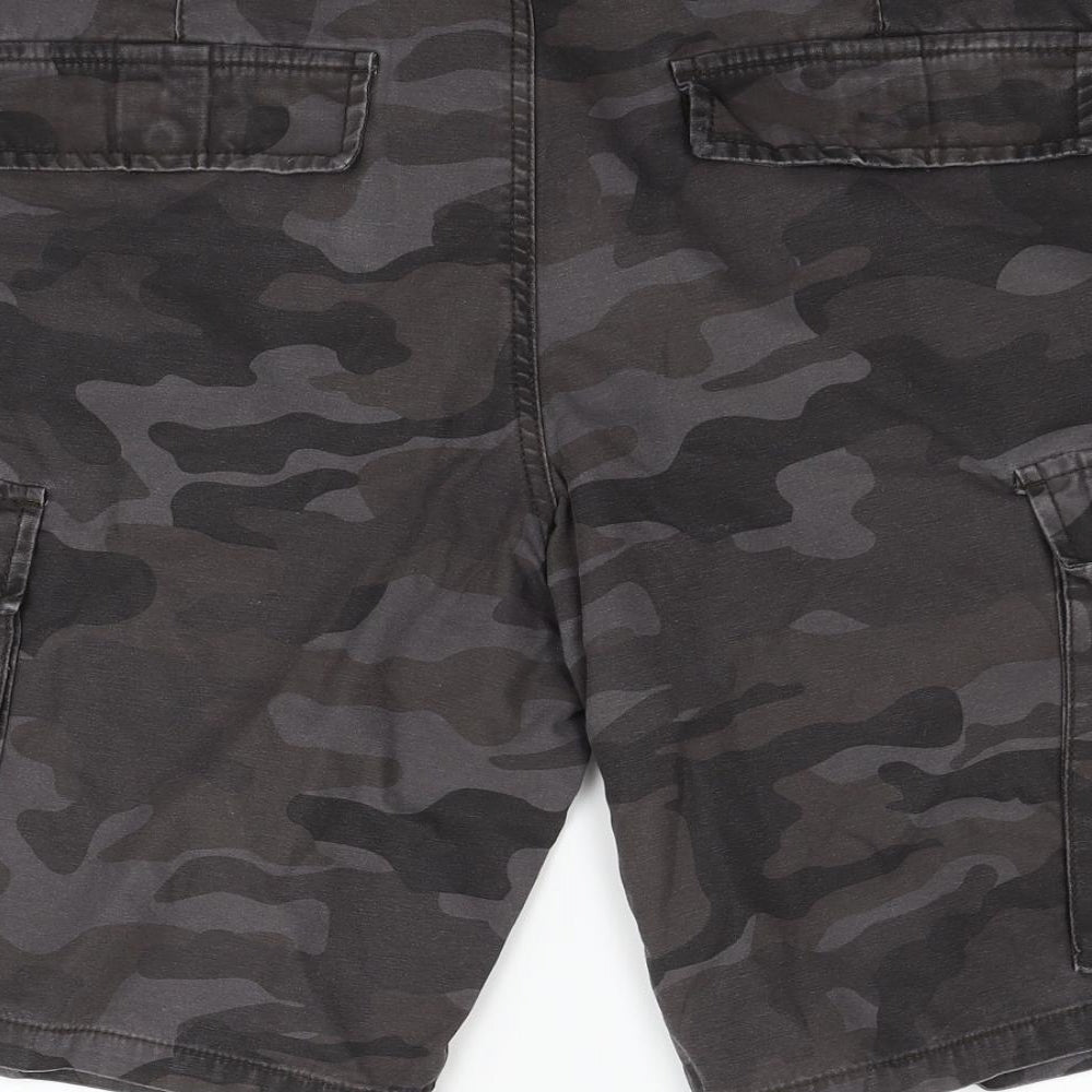 TU Womens Grey Geometric Chino Shorts Size L