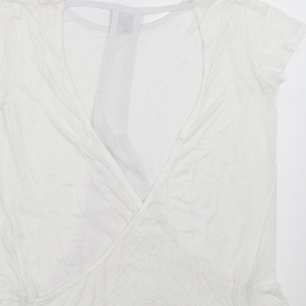 FOREVER 21 Womens White Basic T-Shirt Size M - open back