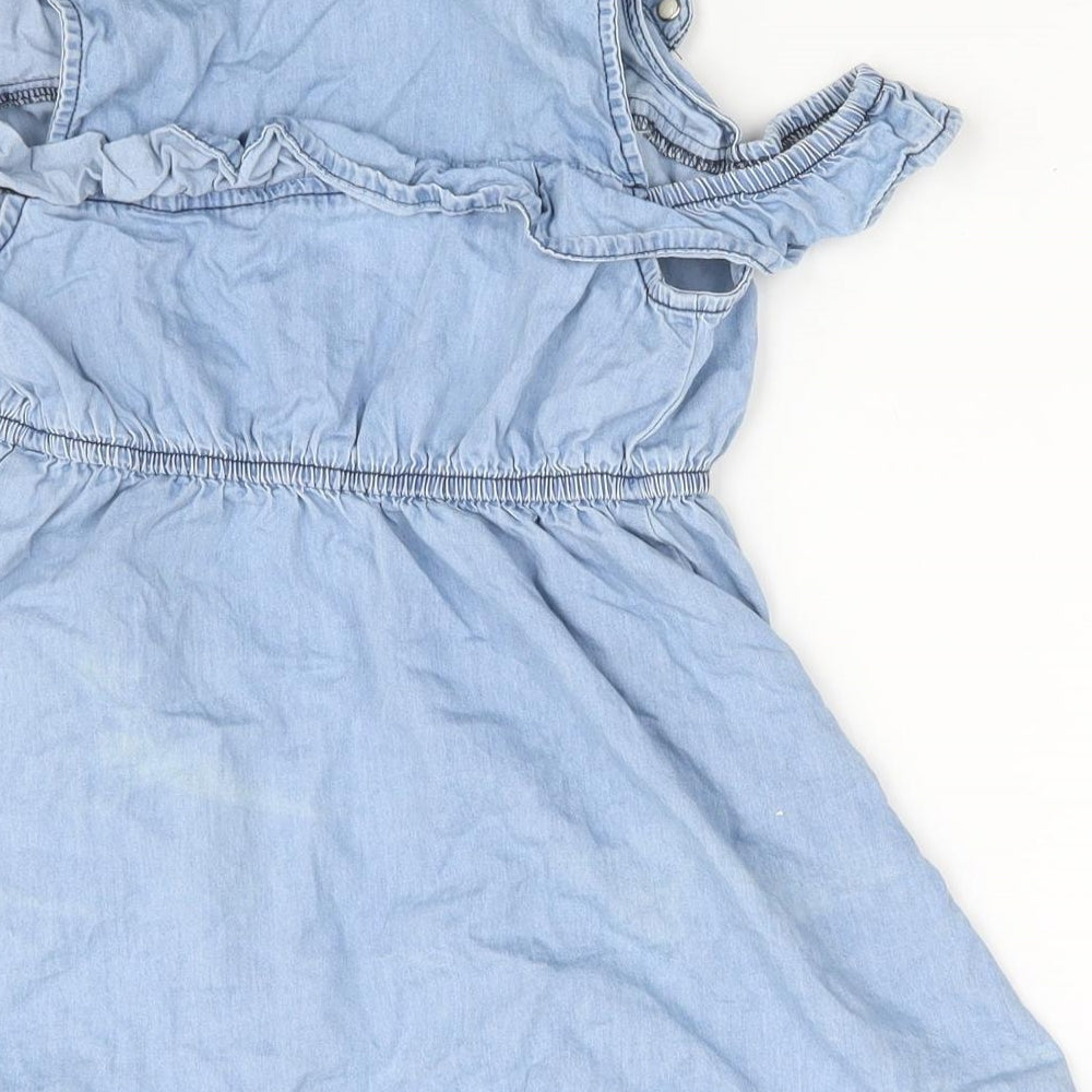 Brand and care label for Denim & Co. girls’ blue basic button-up, size 6-7, years