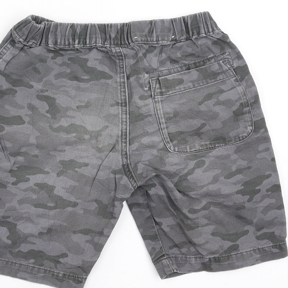 Uniqlo Boys Grey Camouflage Bermuda Shorts Size 5-6 Years