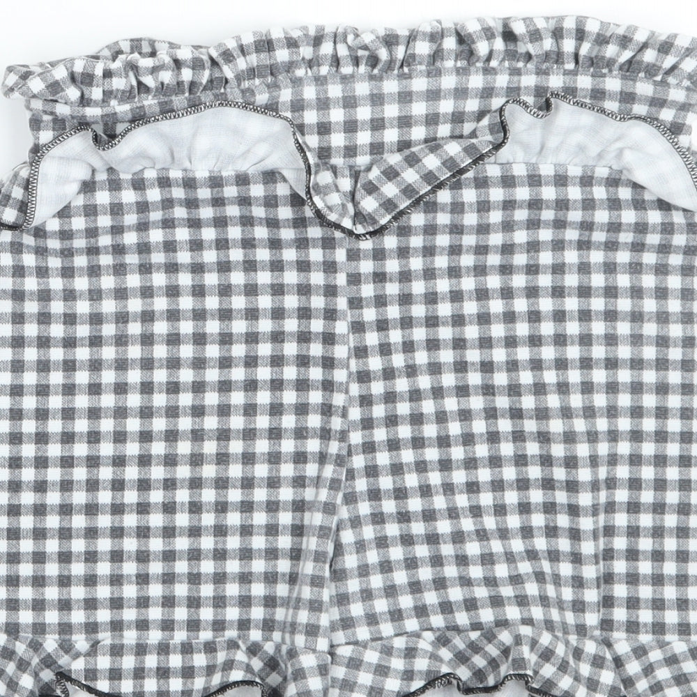 Pretty little thing Womens Grey Check  Hot Pants Shorts Size 6