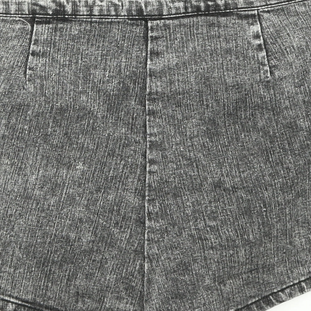 FOREVER 21 Womens Grey  Denim Hot Pants Shorts Size 30 in