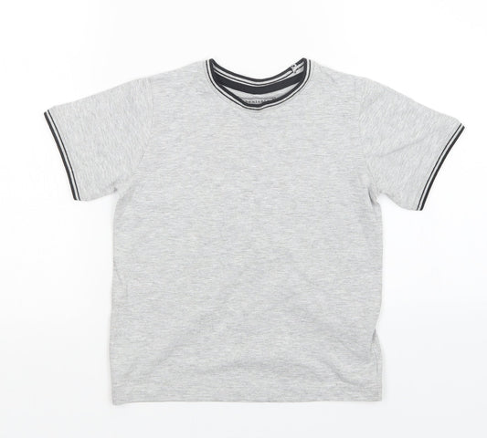 Matalan Boys Grey Basic T-Shirt Size 5 Years
