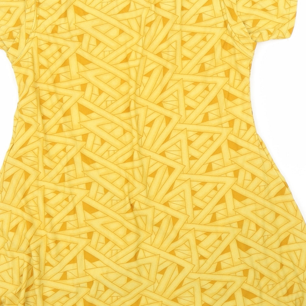 Brand and care label for Preworn girls’ yellow geometric tunic t-shirt, size L