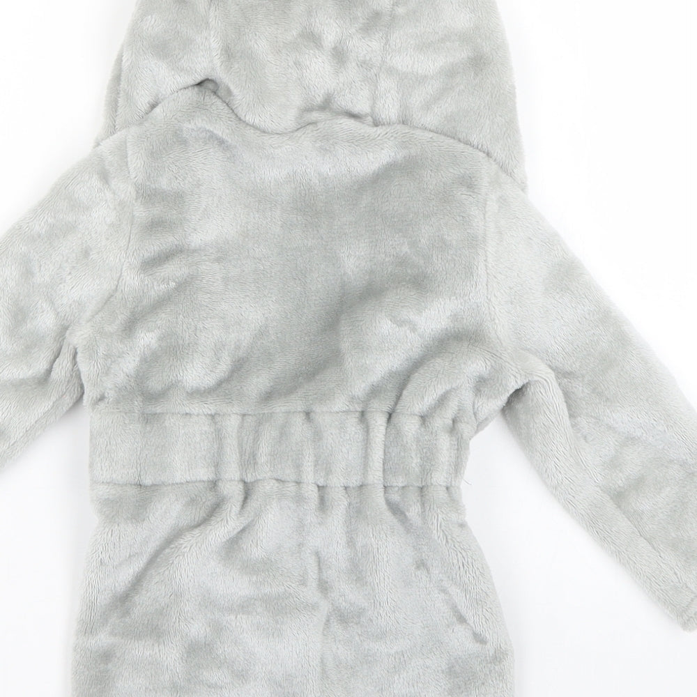Brand and care label for F&F Baby Grey Geometric Babydoll Robe, size 12-18, Months