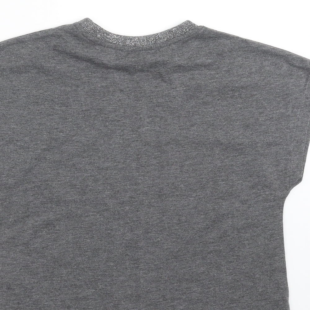 Brand and care label for outfit kids girls’ grey basic t-shirt, size 5, years - rock & pearl