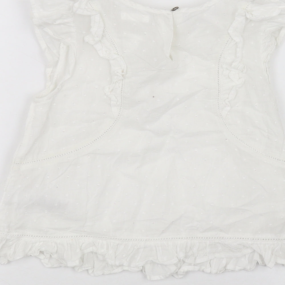 Brand and care label for Next girls’ white basic t-shirt, size 7, years