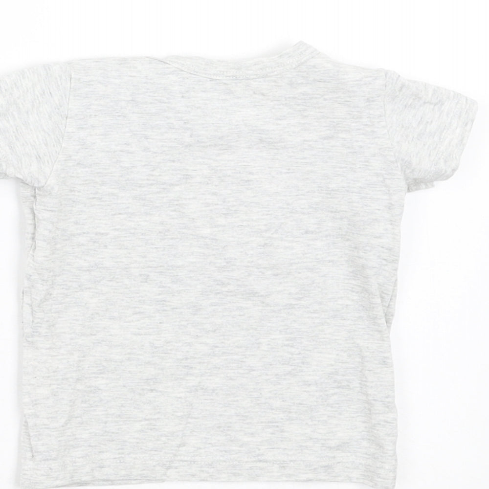 Brand and care label for United Colors of Benetton girls’ grey basic t-shirt, size 3-6, months - heart