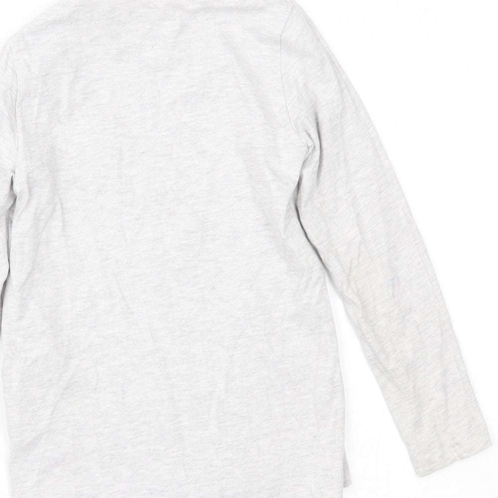Brand and care label for Primark girls’ grey basic blouse, size 5-6, years