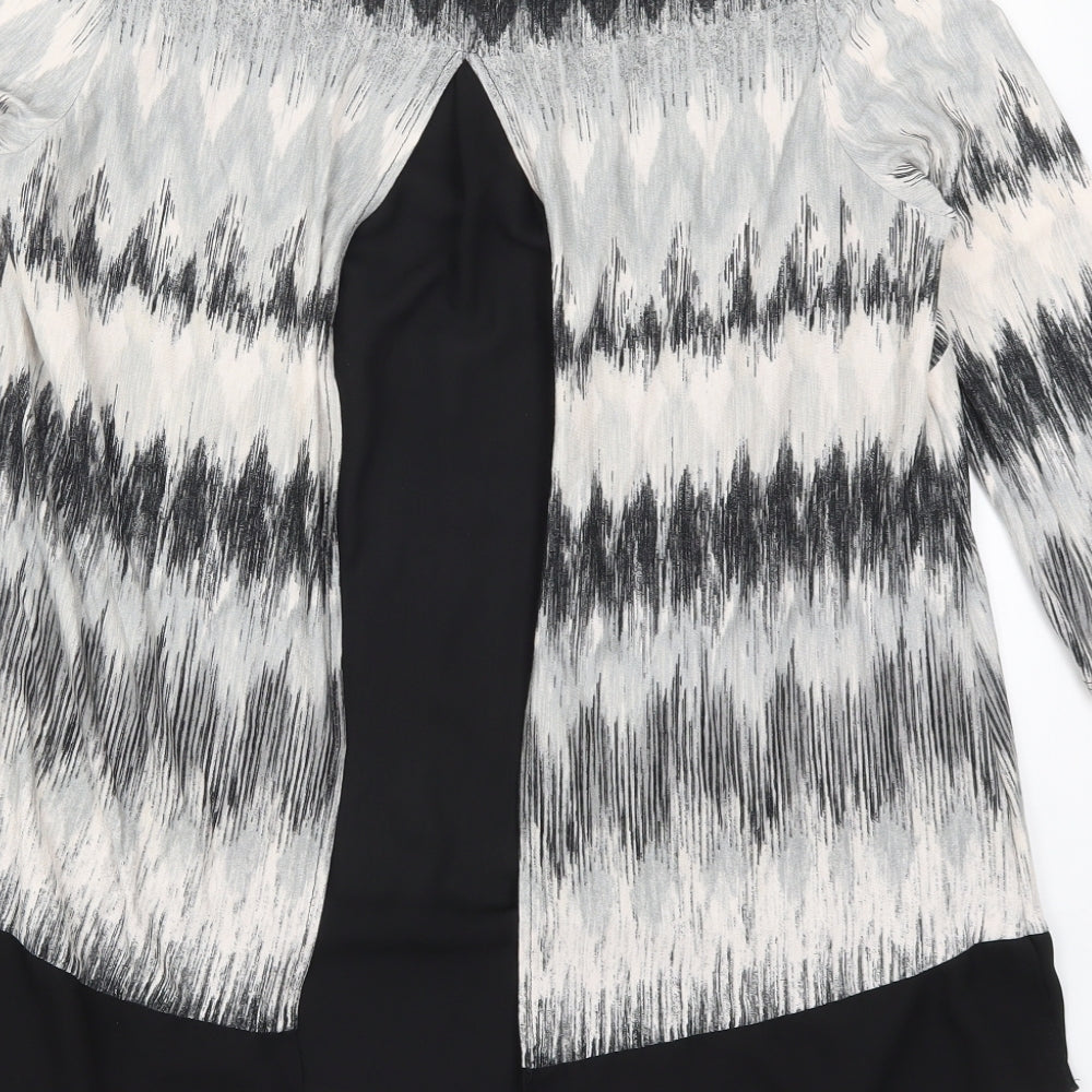 Bonmarché Womens Grey Geometric Basic T-Shirt Size 14 - Zig Zag