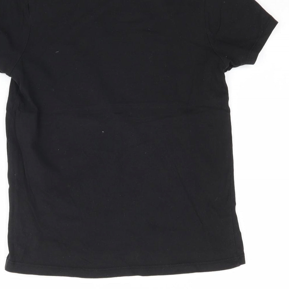Brand and care label for Primark girls’ black basic t-shirt, size 8-9, years - new york city