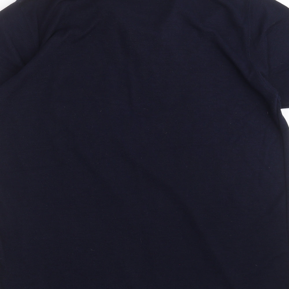 Brand and care label for Gillicci men’s blue polo, size XL