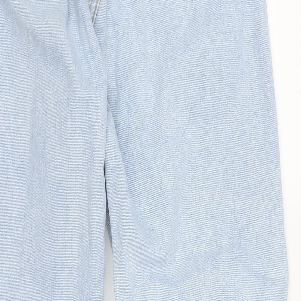 Brand and care label for SHEIN women’s blue denim mom jeans, size M, 30-inch leg