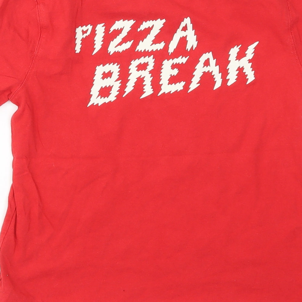 Brand and care label for Preworn boys’ red basic t-shirt, size M