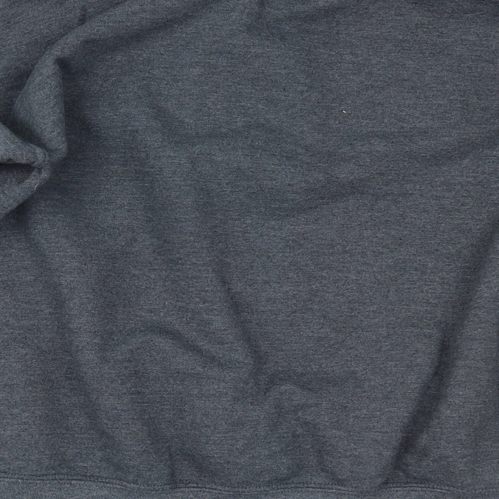 Brand and care label for Gildan women’s grey pullover sweatshirt, size M