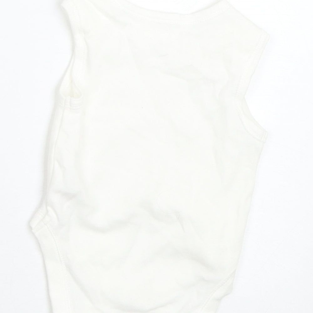 Brand and care label for Primark Baby White Basic T-Shirt, size 0-3, Months