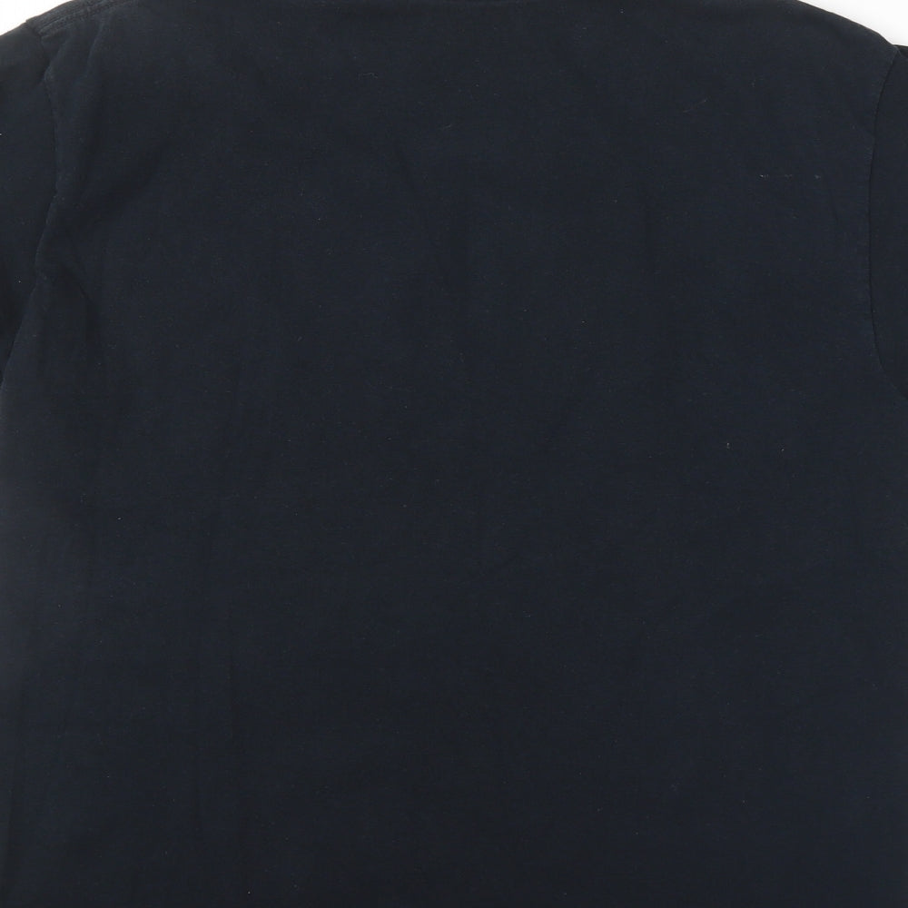 Brand and care label for Preworn men’s blue t-shirt