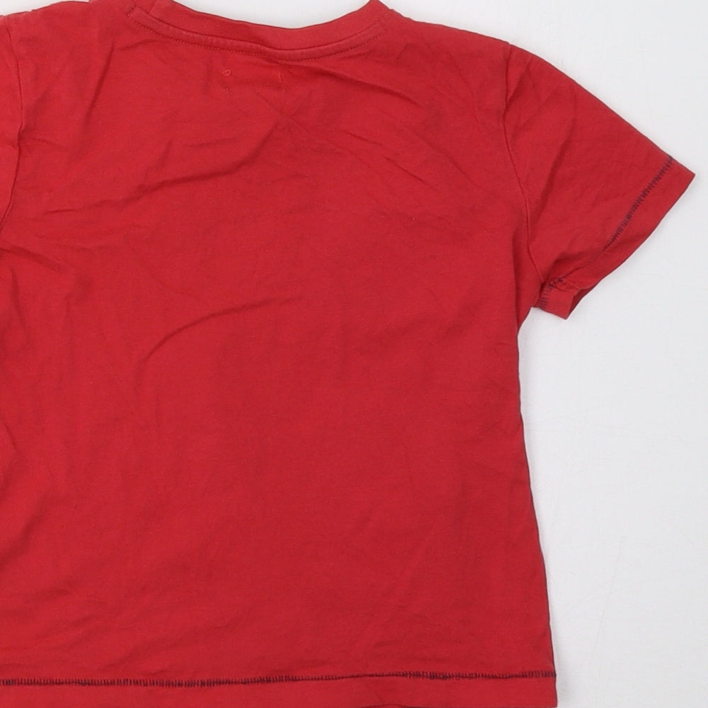 Brand and care label for F&F girls’ red basic t-shirt, size 3-4, years