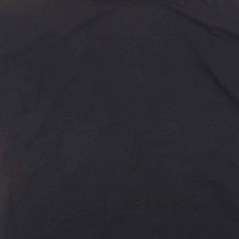 Brand and care label for Mode men’s black t-shirt, size L