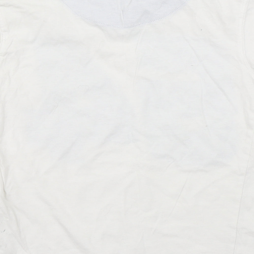 Brand and care label for Vertbaudet boys’ white basic t-shirt, size 6, years