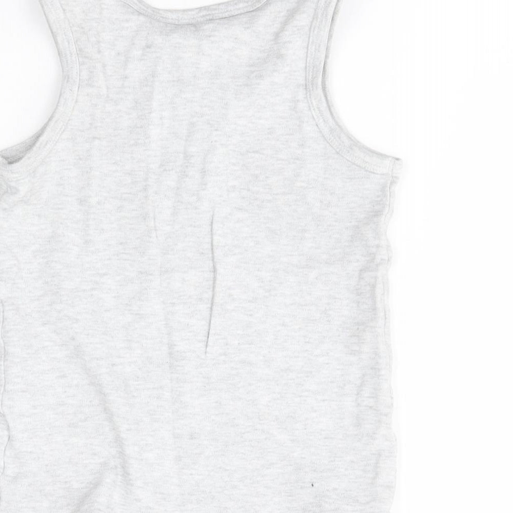 Brand and care label for F&F boys’ grey basic tank, size 5-6, years