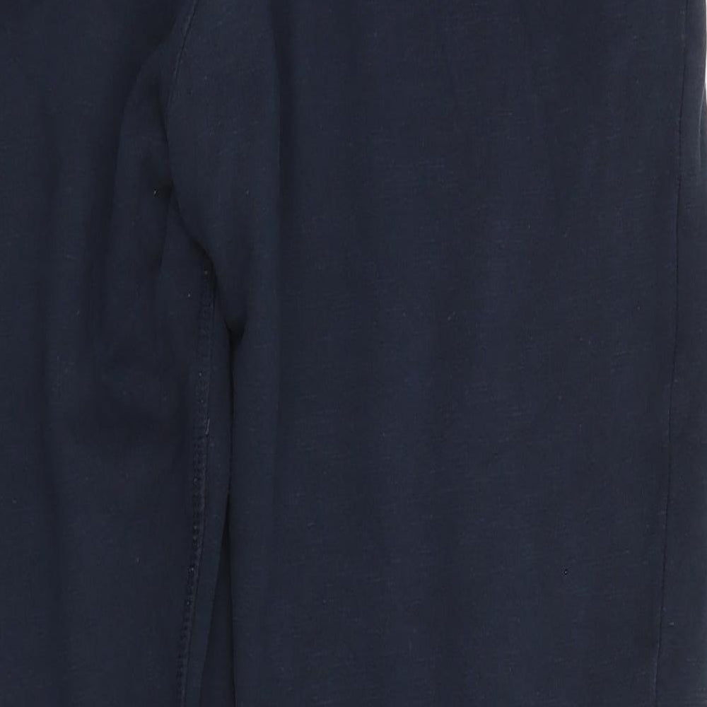 Brand and care label for Avenue men’s blue sweatpants, size M, 25-inch leg