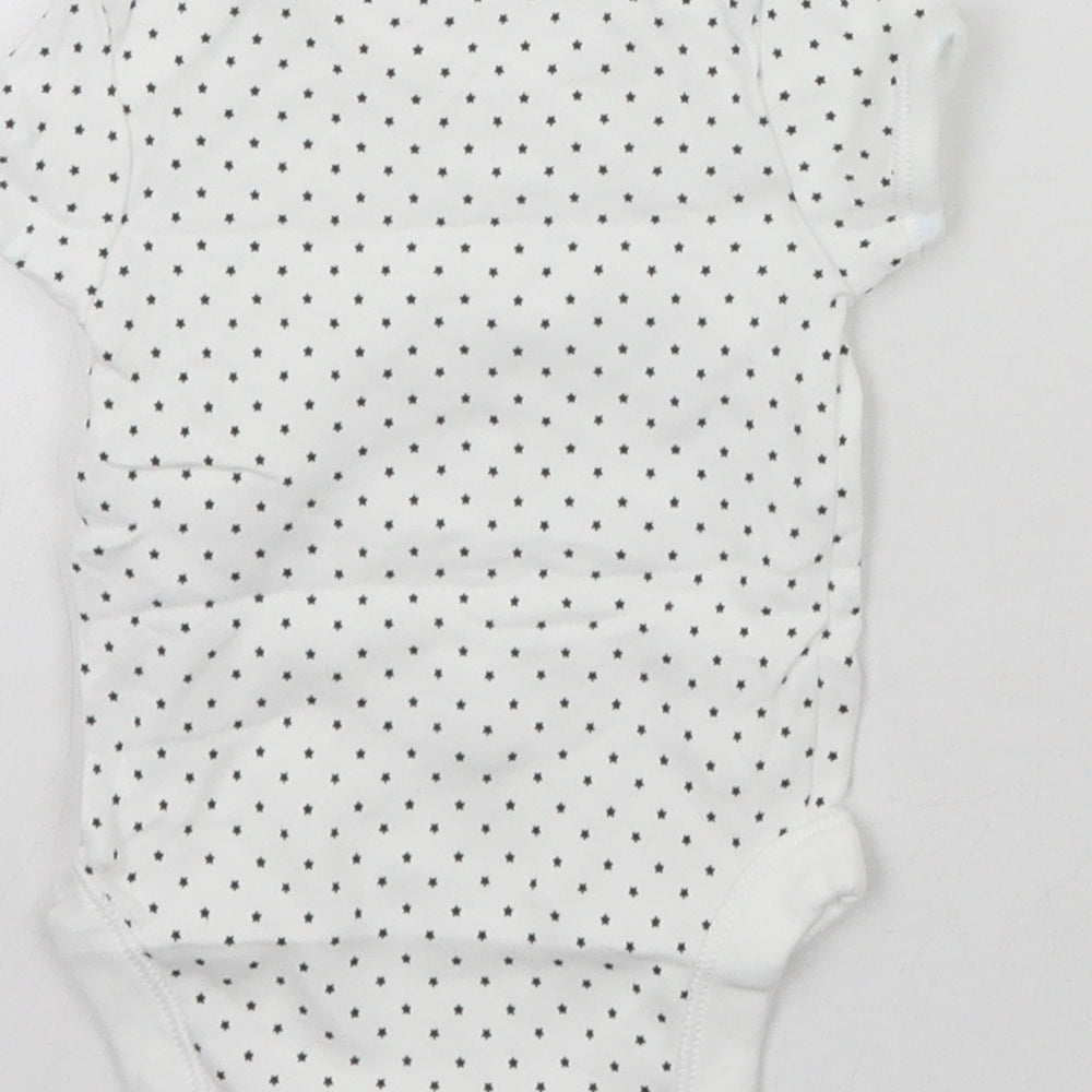 Brand and care label for George Baby White Geometric Babygrow One-Piece, size 0-3, Months