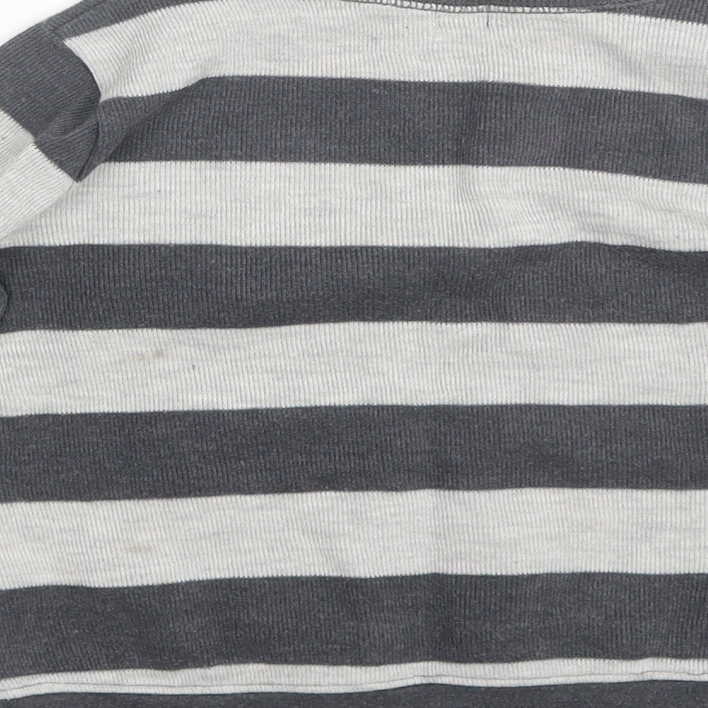 Brand and care label for Gap boys’ grey striped jumper, size 5, years