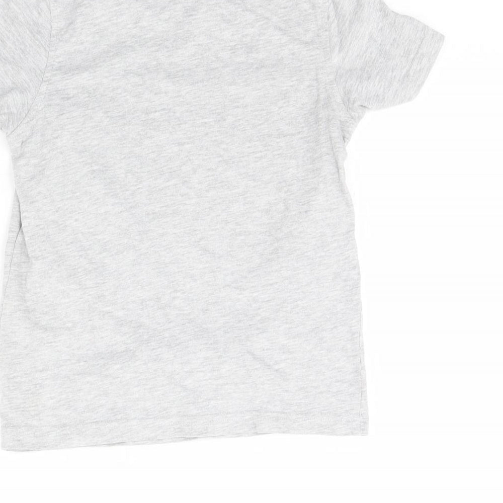 Brand and care label for George boys’ grey basic t-shirt, size 5, years