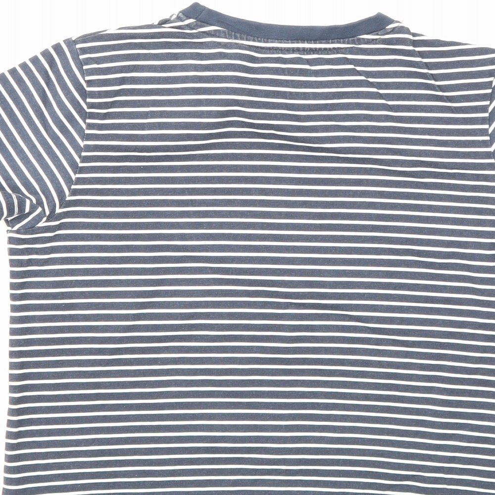 Brand and care label for VERY boys’ blue striped basic t-shirt, size 7-8, years