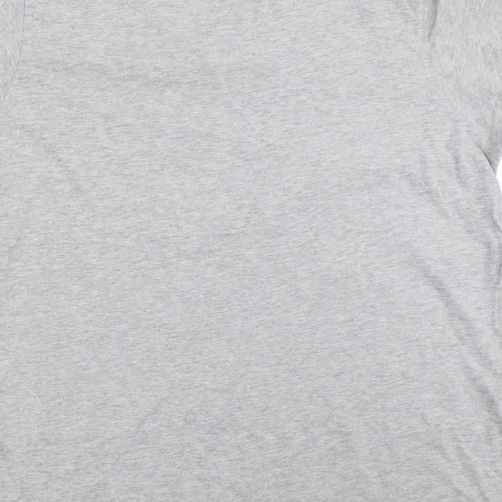 Brand and care label for Lee Cooper men’s grey t-shirt, size L