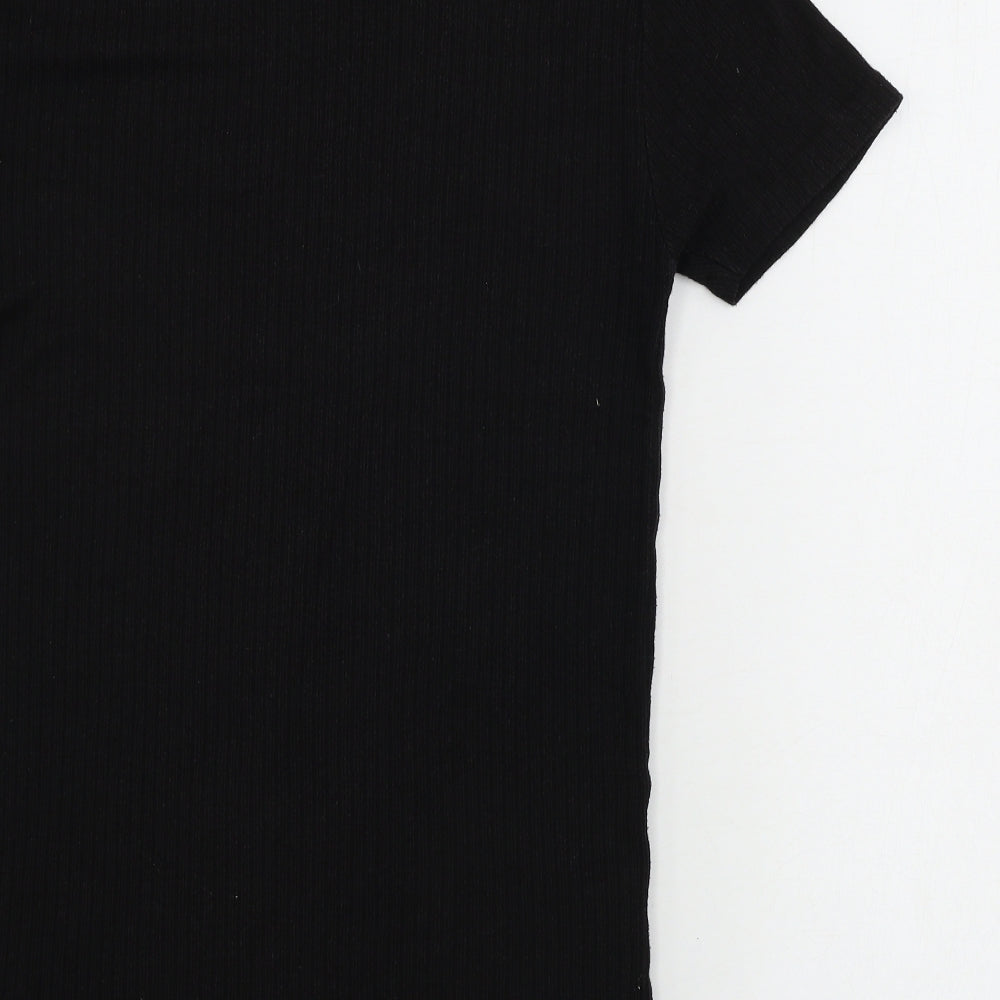 Brand and care label for Preworn men’s black t-shirt, size M