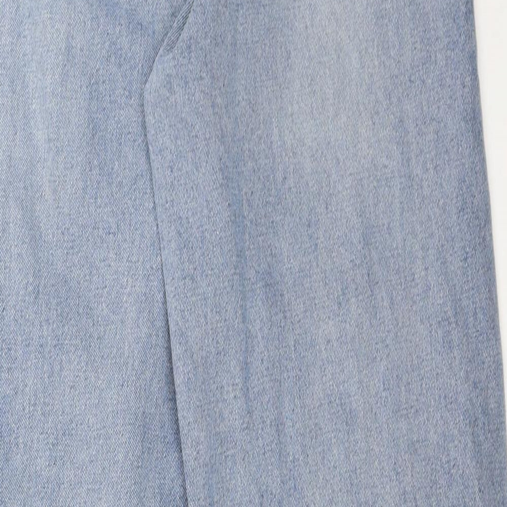 Brand and care label for SHEIN women’s blue straight jeans, size XS, 30-inch leg