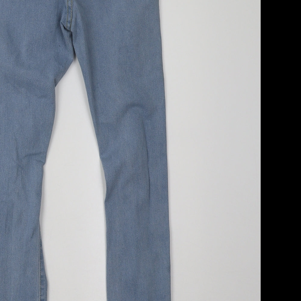 Brand and care label for Boohoo women’s blue denim skinny jeans, size UK 6, 32-inch leg