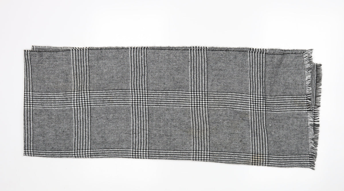 Additional front view of Preworn women’s multicoloured plaid shawl/wrap