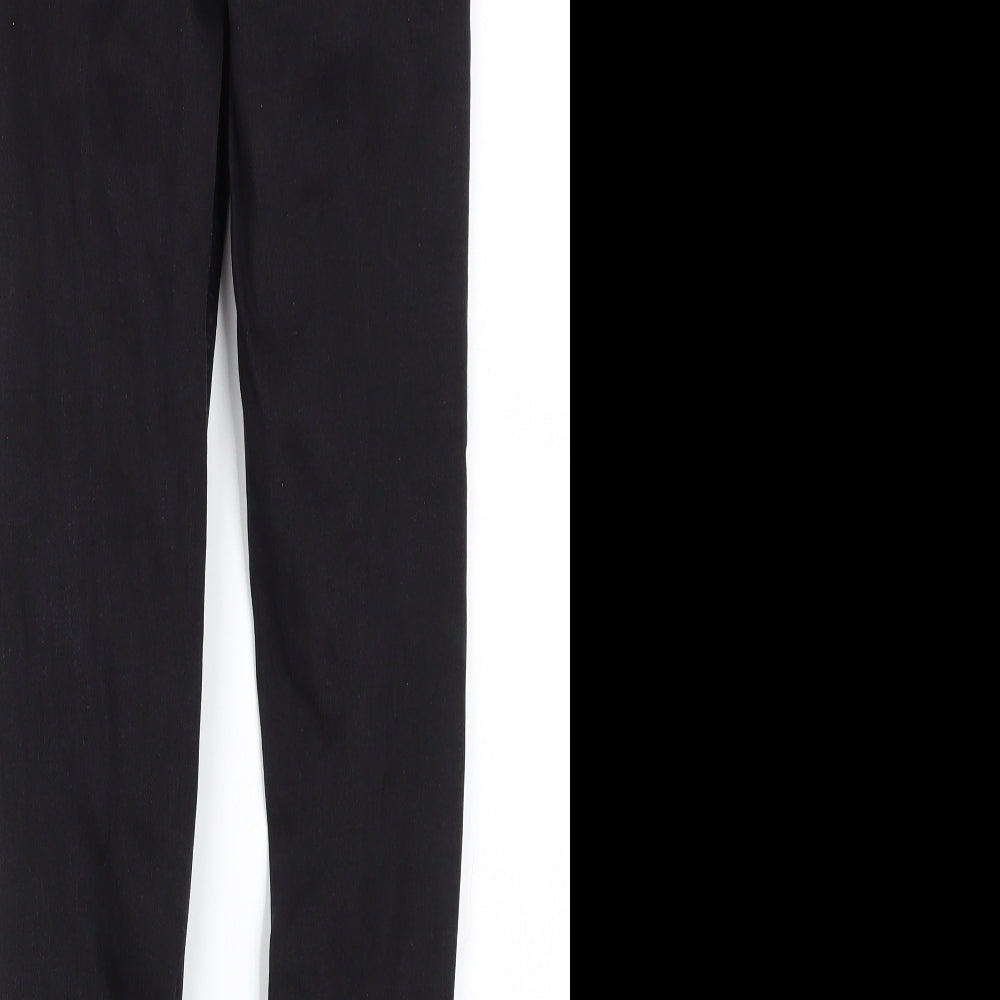 Brand and care label for New Look women’s black cotton skinny jeans, size UK 6, 25.5-inch leg regular