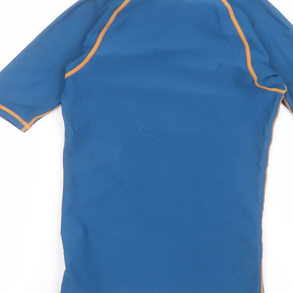 Brand and care label for Decathlon women’s blue polyimide basic t-shirt, size XS, round neck