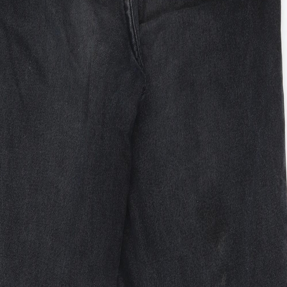 Brand and care label for SHEIN women’s black cotton straight jeans, size S, 29-inch leg regular