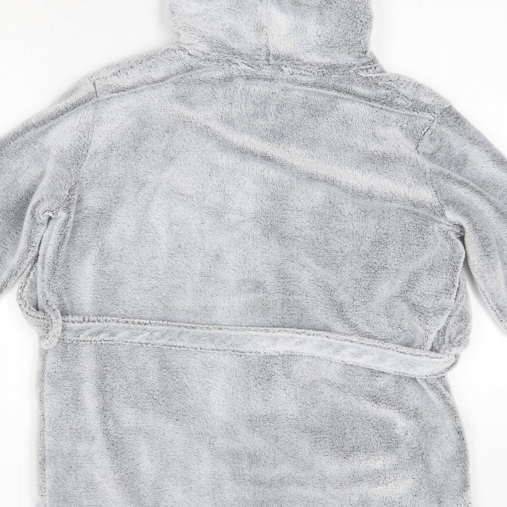 Brand and care label for New Look 915 girls’ grey solid polyester top robe, size S