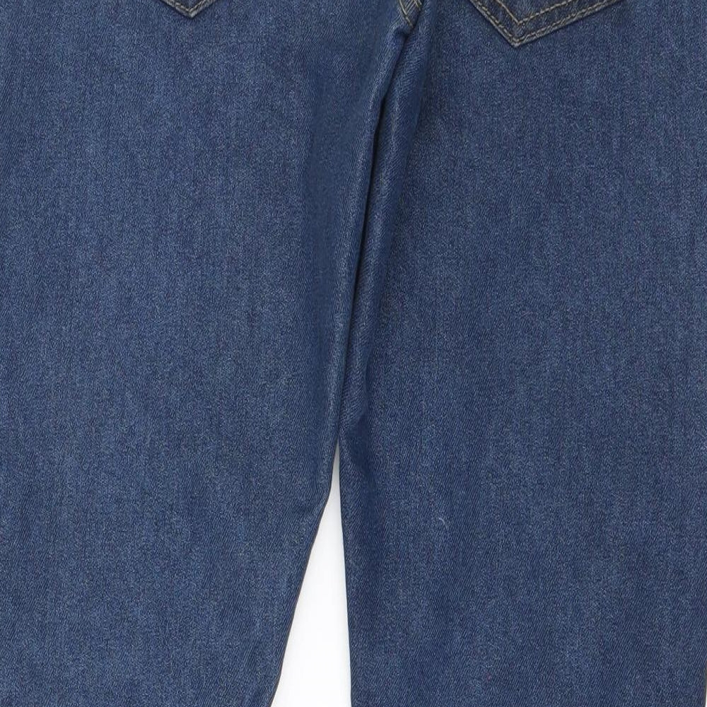Brand and care label for Denim & Co. men’s blue cotton straight jeans, size 30, in, 29-inch leg regular button